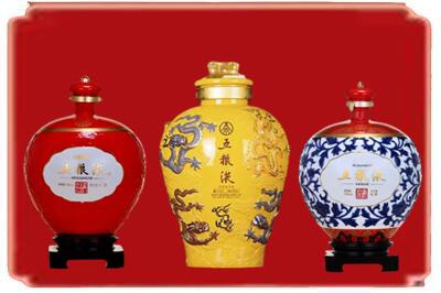 广州烟酒回收五粮液各种摆件.jpg